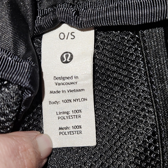 Lululemon Everywhere Belt Bag EUC - Picture 9 of 14